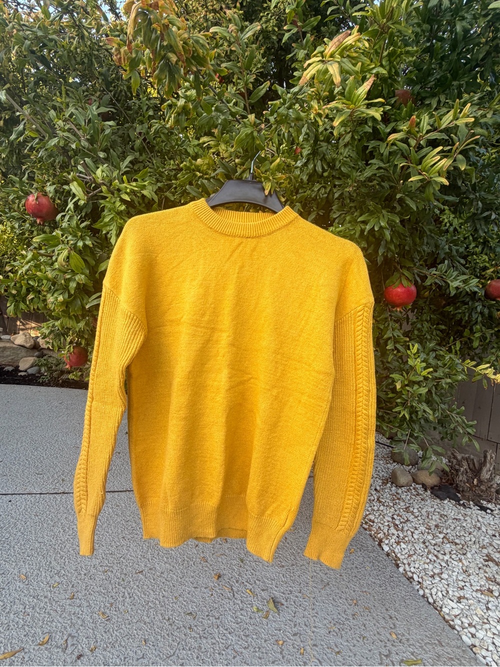 NEW Zeagoo womens Crewneck Knit Sweater in Mustard Yellow size M